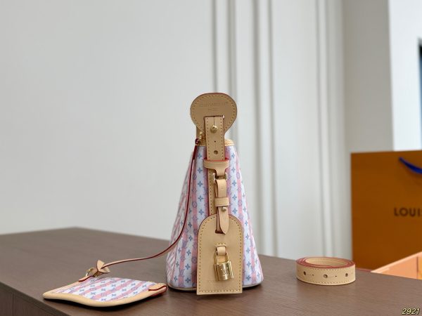 LV Resort Allinbb Beuteltasche