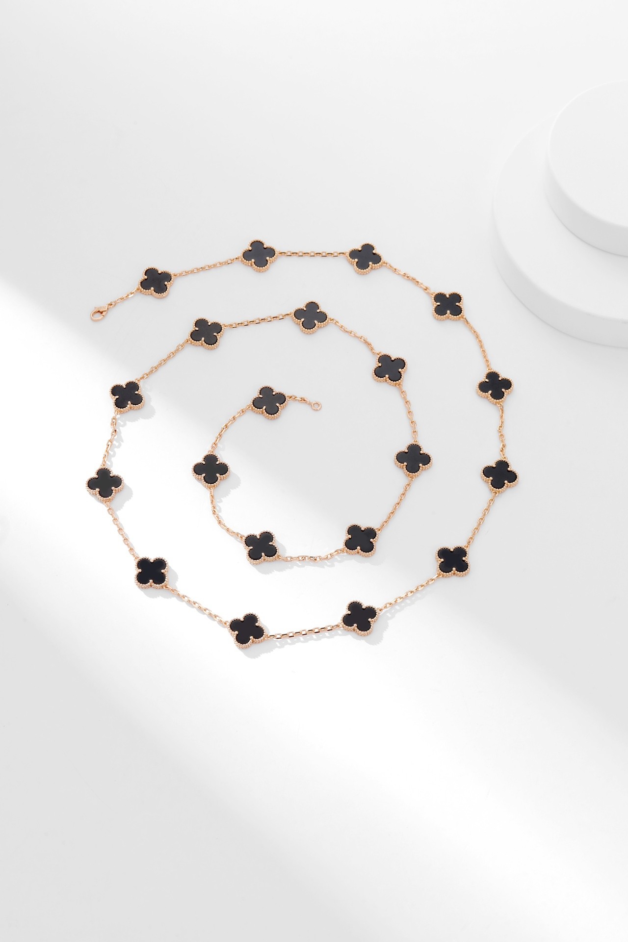 Van Cleef&Arpels VCA Vintage Alhambra long necklace, 20 motifs - Image 1