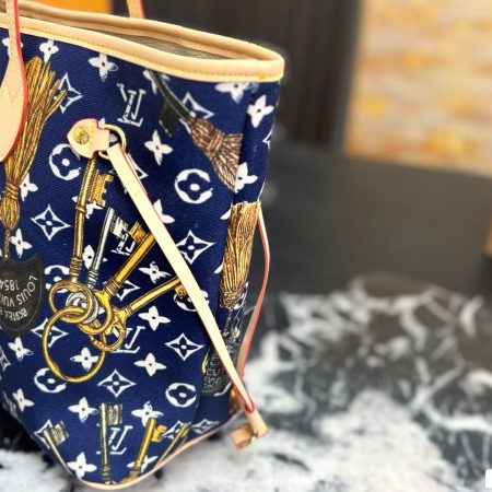 LV Neverfull Tote Bag - Image 6