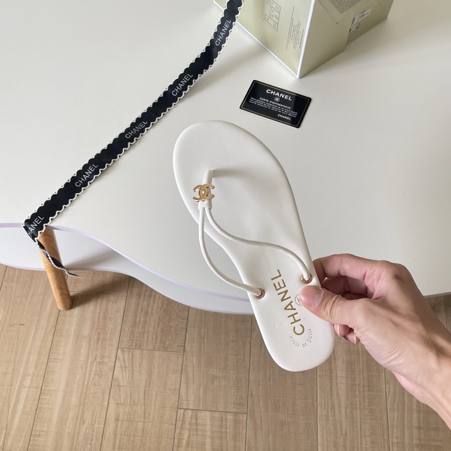 Chanel 26P C-clasp thong sandals - Image 4