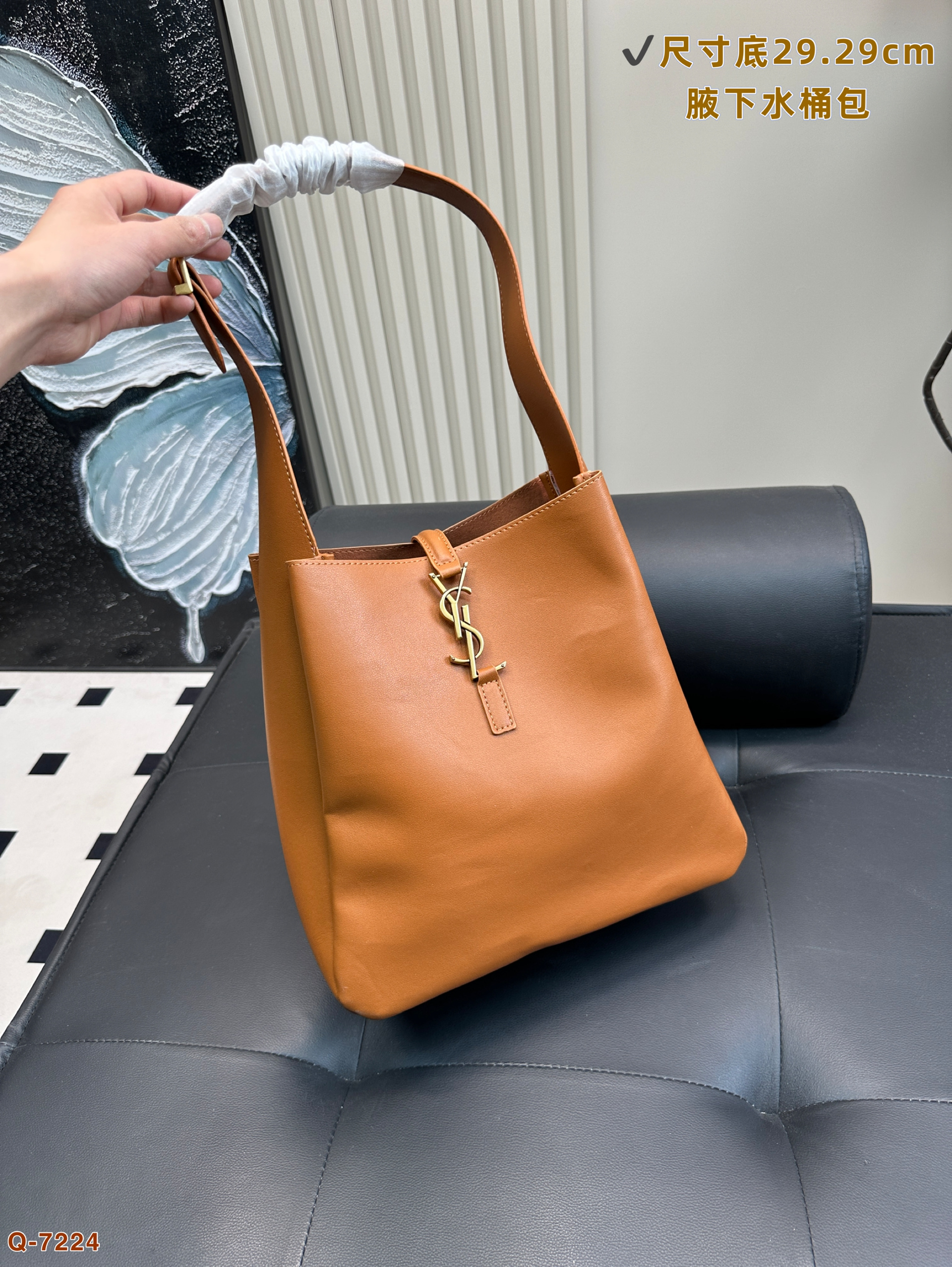 YSL Le 5 à 7 Shoulder Bag - Image 4