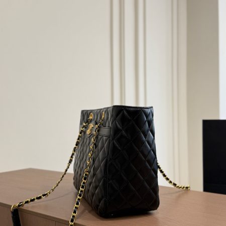Chanel Quilted Tote Bag - Image 4
