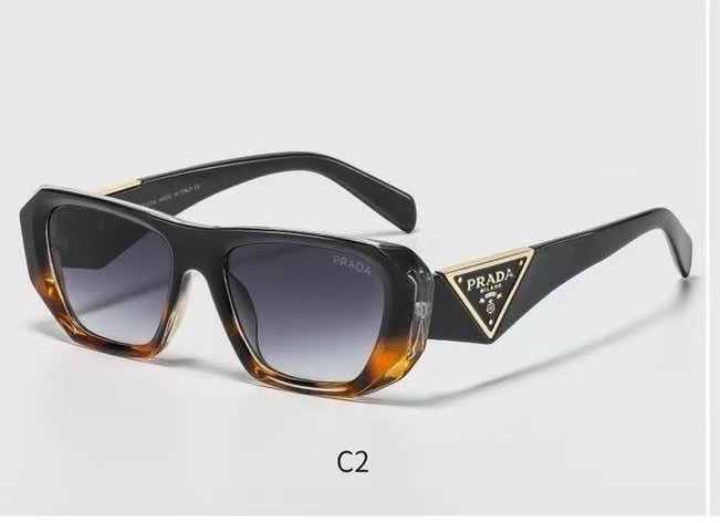 Prada Fashionable Sunglasses - Image 4