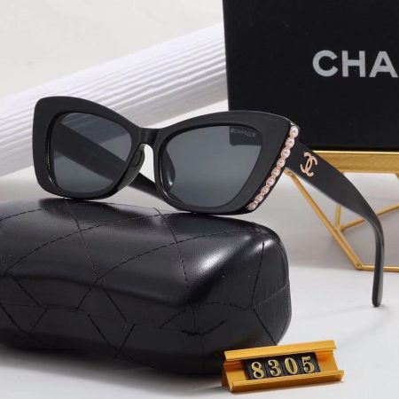 Chanel Fashionable Sunglasses - Image 4
