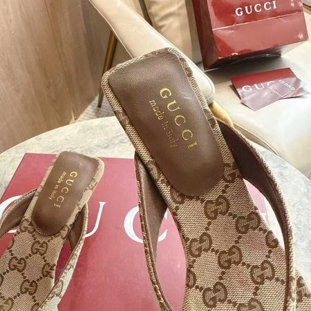 Gucci Women's Vittoria Thong in Sand and Brown GG Canvas - Image 4