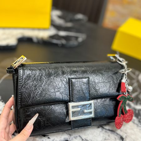 Fendi Baguette Underarm Bag - Image 4