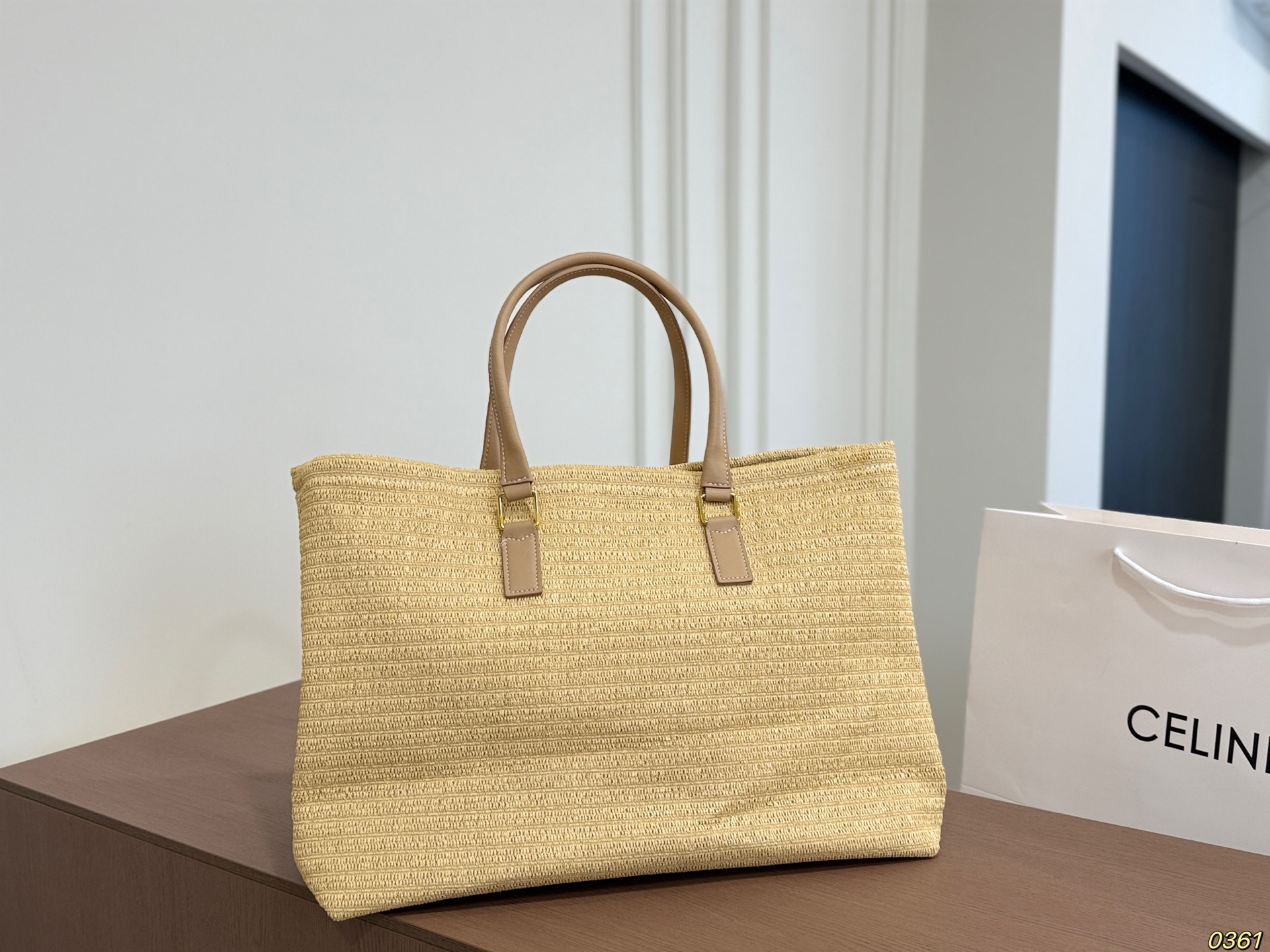 Céline Straw Tote Bag - Image 5