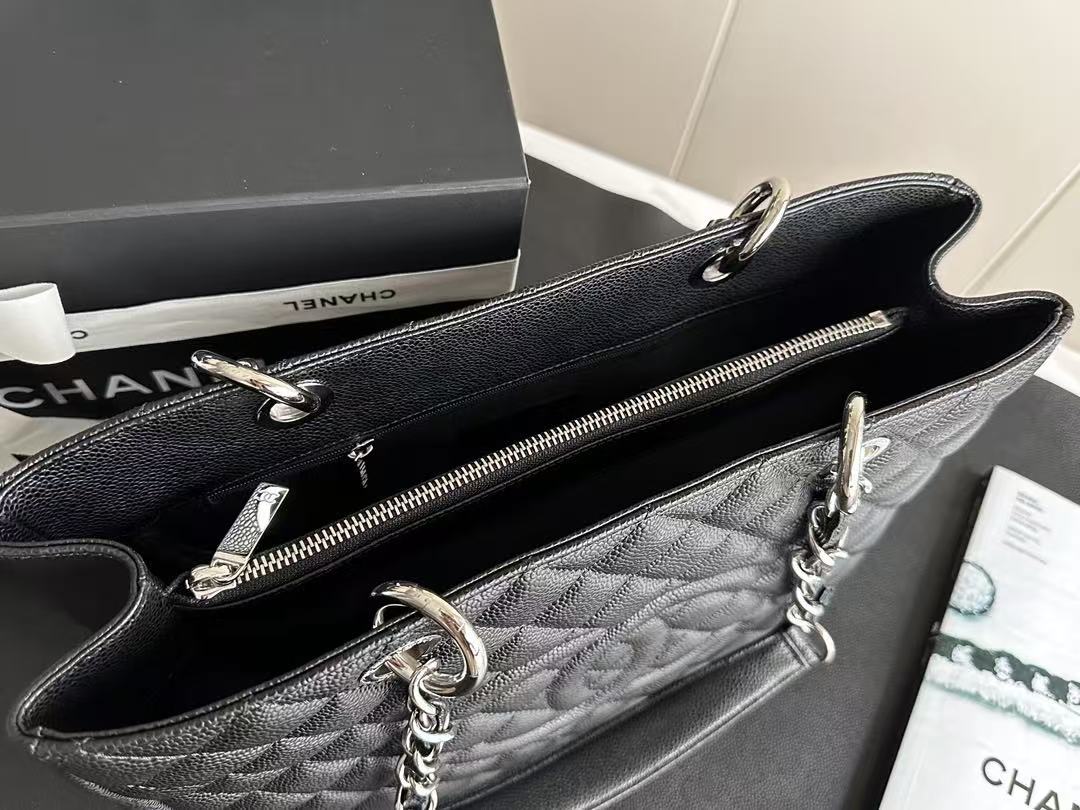 CHANEL Caviar Quilted Grand Shopping Tote GST Black - Image 8