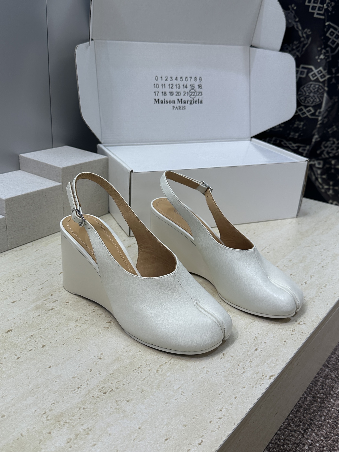 Maison Margiela's New Wedge Heels for Women - Image 3