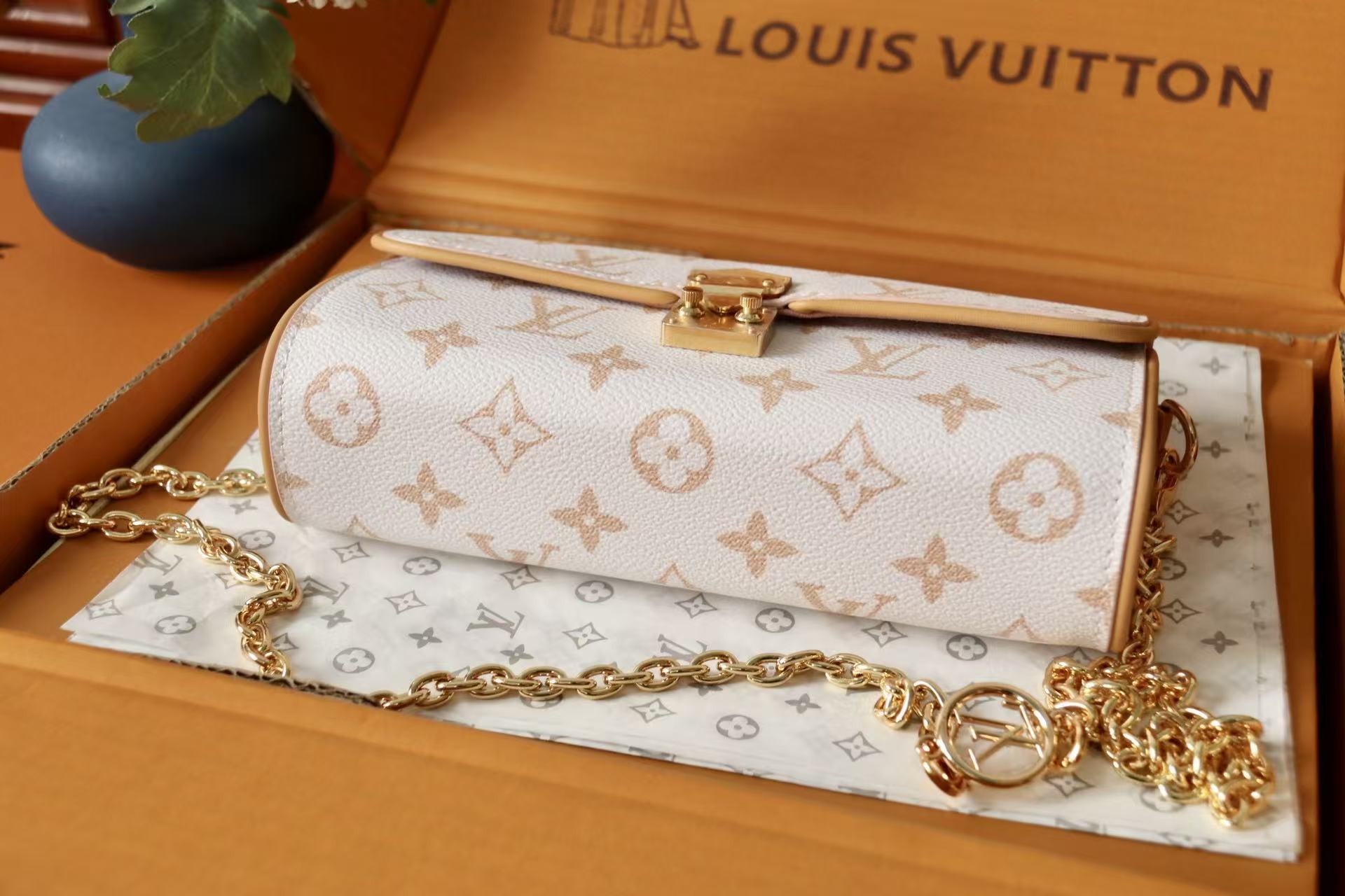 LV Pochette Camille Other Monogram Canvas - Image 2