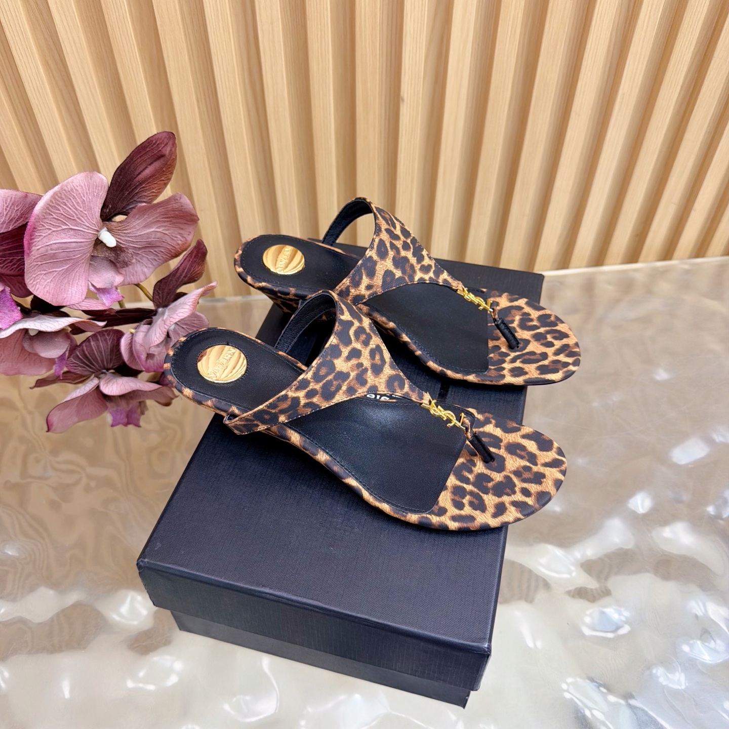 YSL Soft Thong Sandals - Image 6