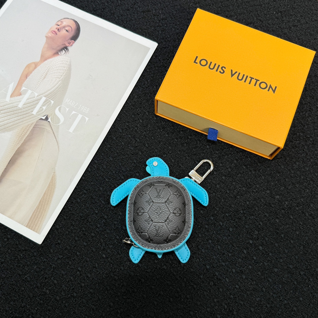 LV Accessories - Image 4
