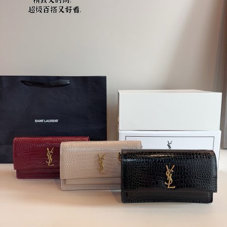 Saint Laurent LouLou Envelope Bag - Image 2