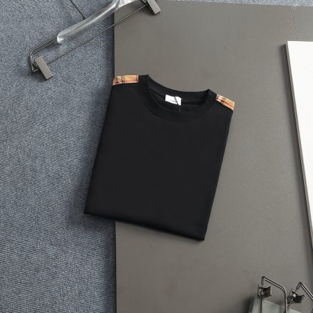 Burberry T-Shirt - Image 3