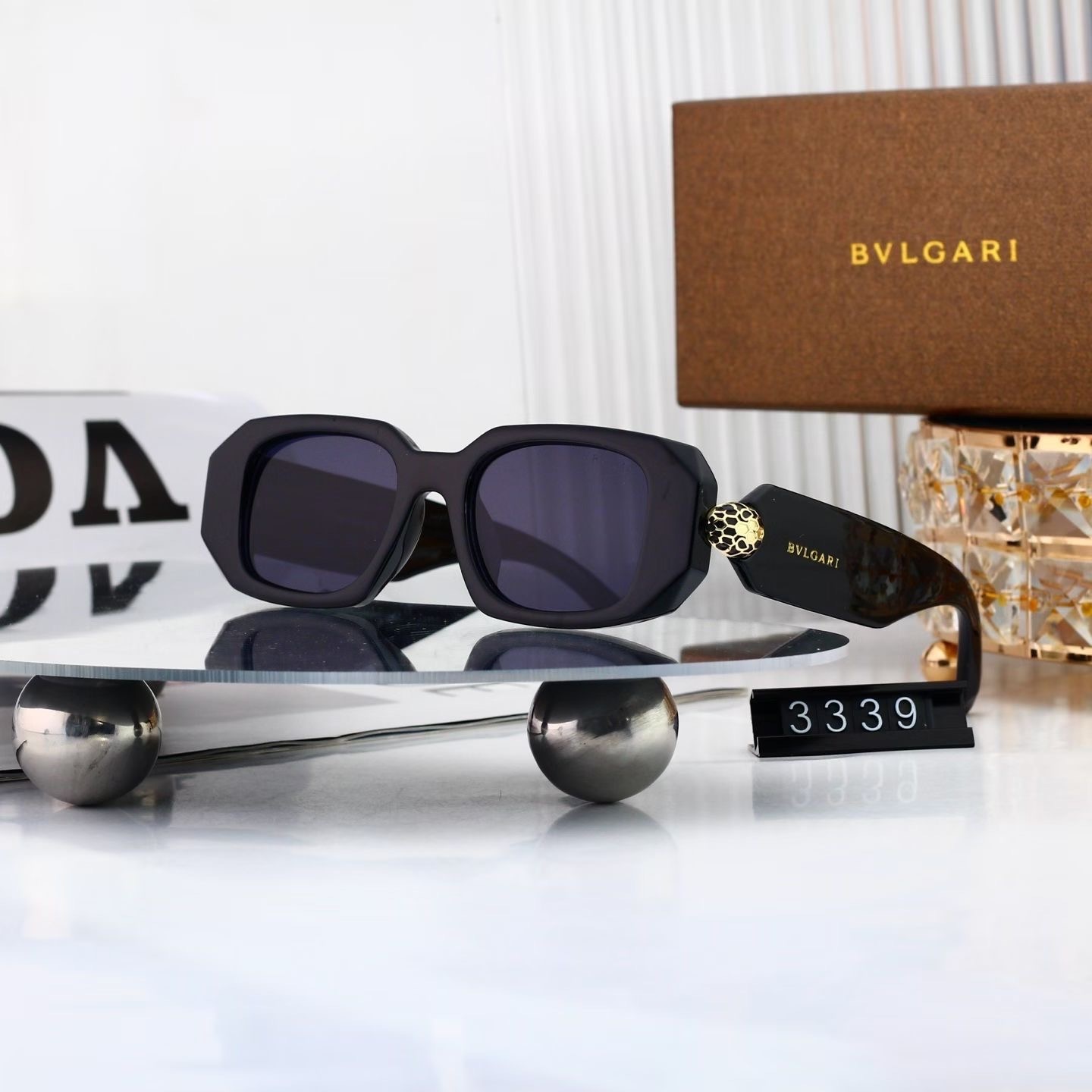 Bulgari Fashionable Sunglasses - Image 4