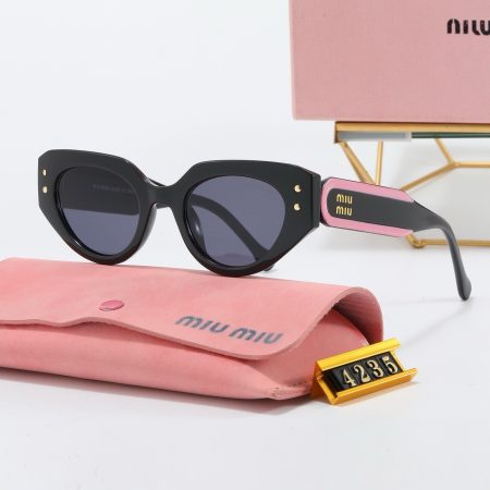 Miu Miu Fashionable Sunglasses - Image 6