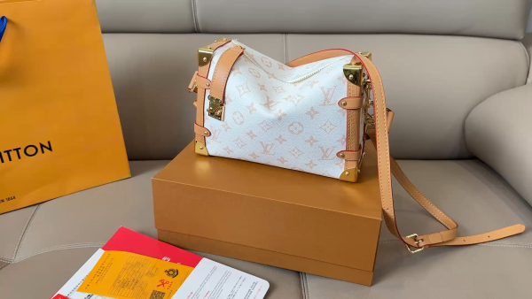 Lv's New Trunk Bag