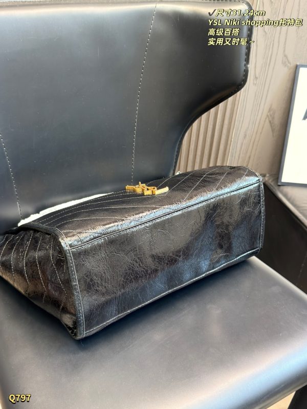 Saint Laurent NIKI Shopping In Vintage Leather