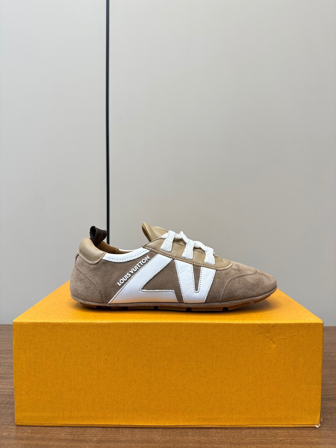 LV Sneakerina Casual Shoes - Image 4
