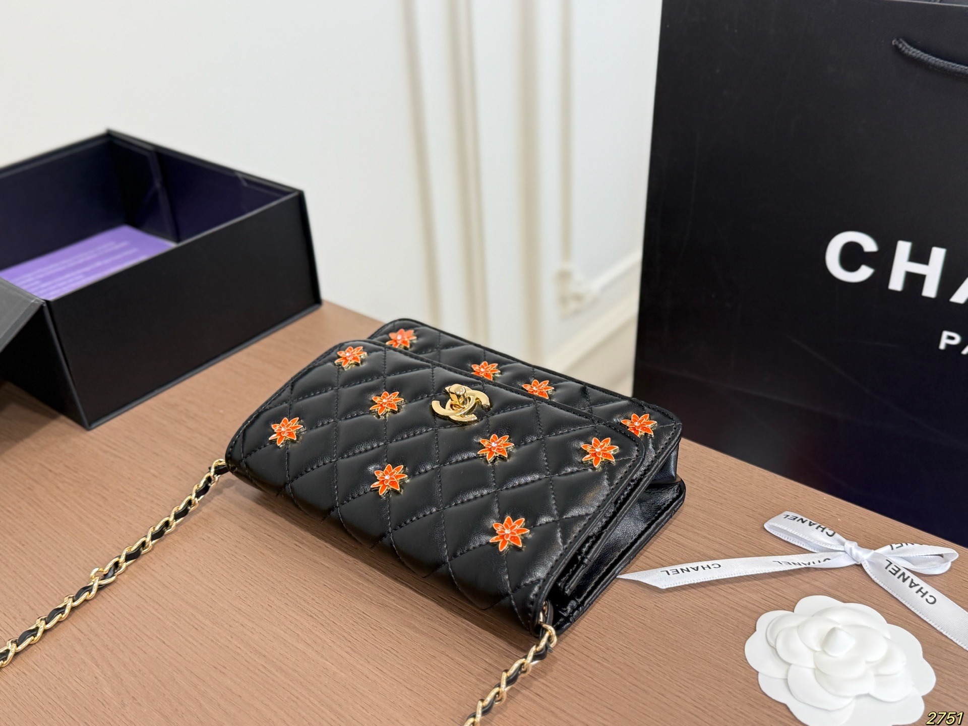 Chanelwoc Badge Chain Money Bag - Image 7