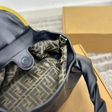 Fendi Spy Bag Handbag - Image 10