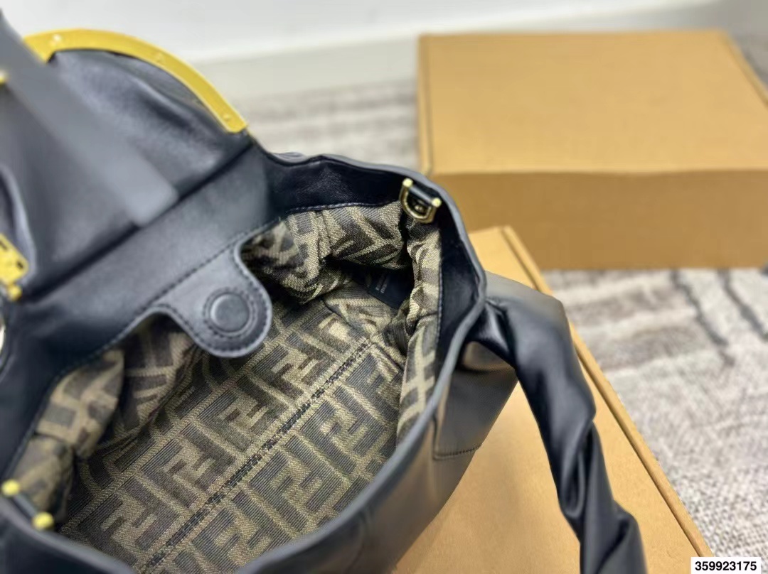 Fendi Spy Bag Handbag - Image 10