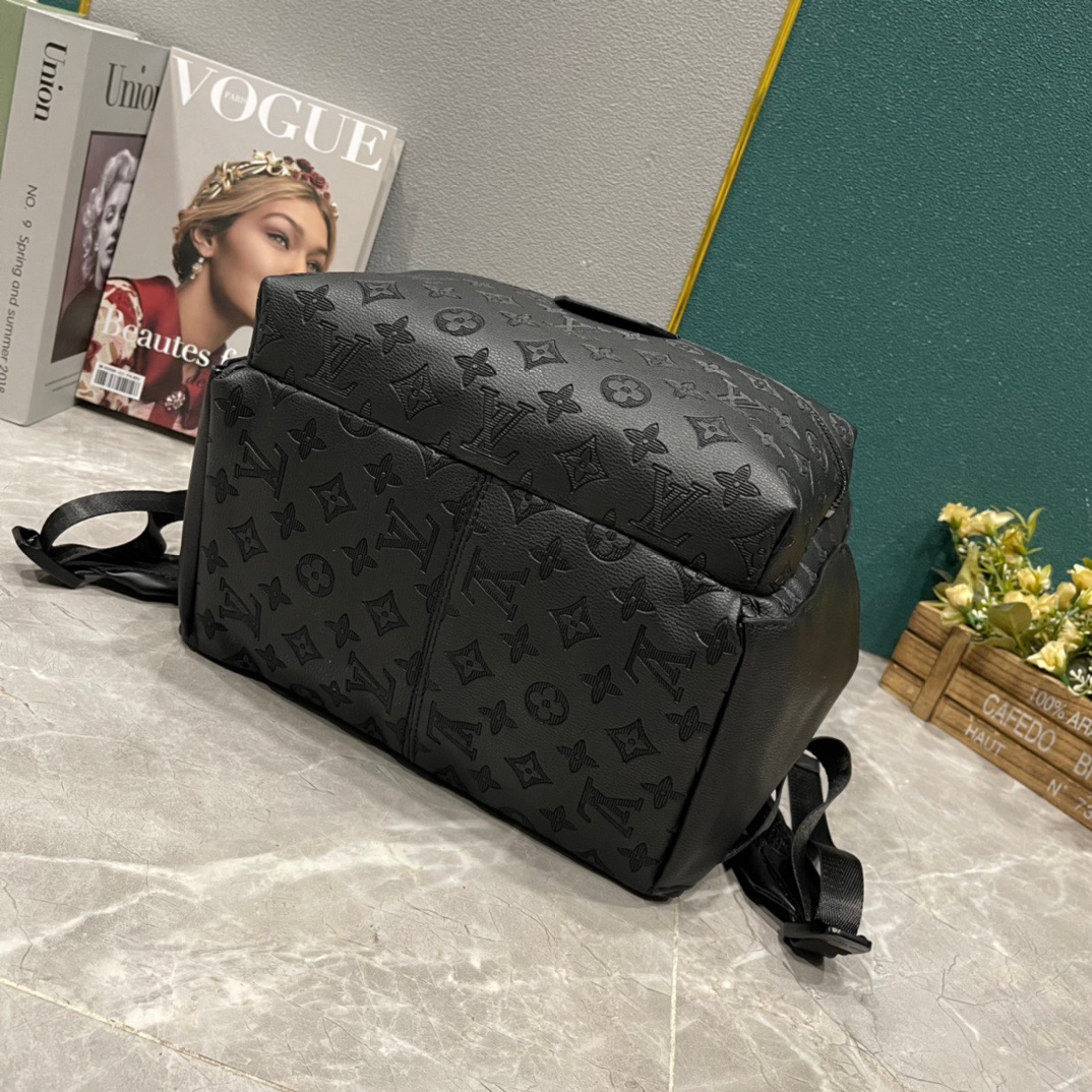 LV Monogram Discovery Backpack M46553 - Image 5