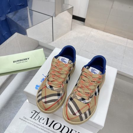 Burberry Couple's Casual Sneakers - Image 9