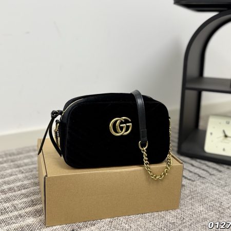 Gucci Velvet Camera Bag - Image 11