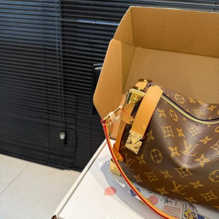 LV Side Trunk MM East West Monogram Bag - Image 6