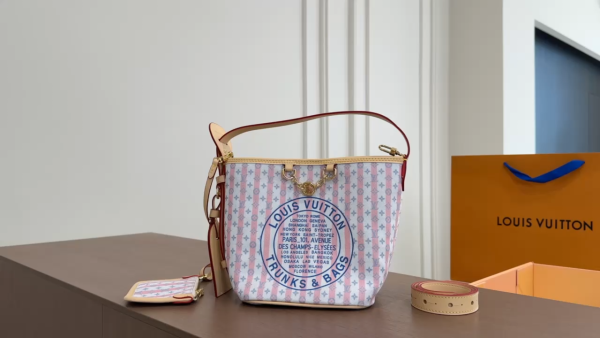 LV Resort Allinbb Beuteltasche