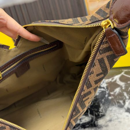 Fendi V-shaped Tote Bag - Image 7