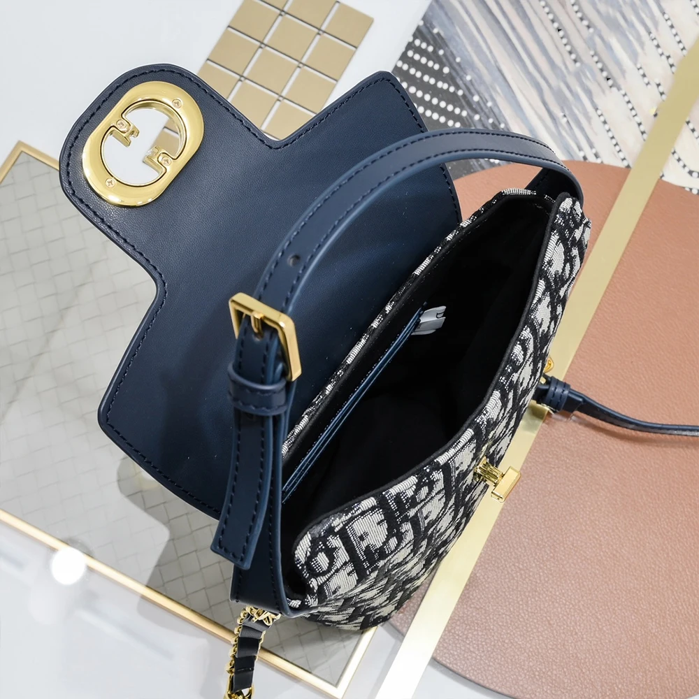 Dior Amber Mini Bucket Bag - Image 4