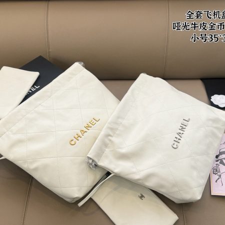 Chanel 22 Shopping Bag - Image 2