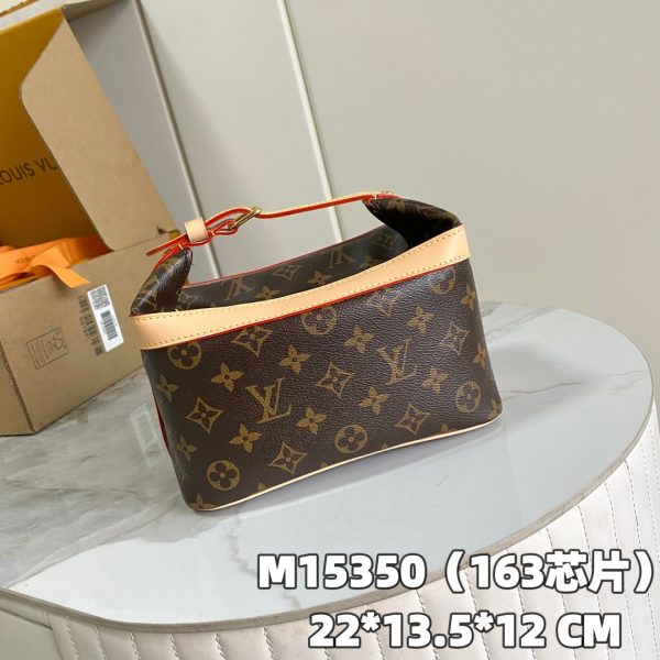 LV Cruiser Toiletry Bag