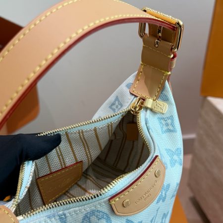 LV Pochette Hills Other Monogram Bag - Image 9