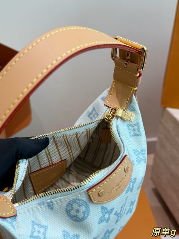 LV Pochette Hills Other Monogram Bag