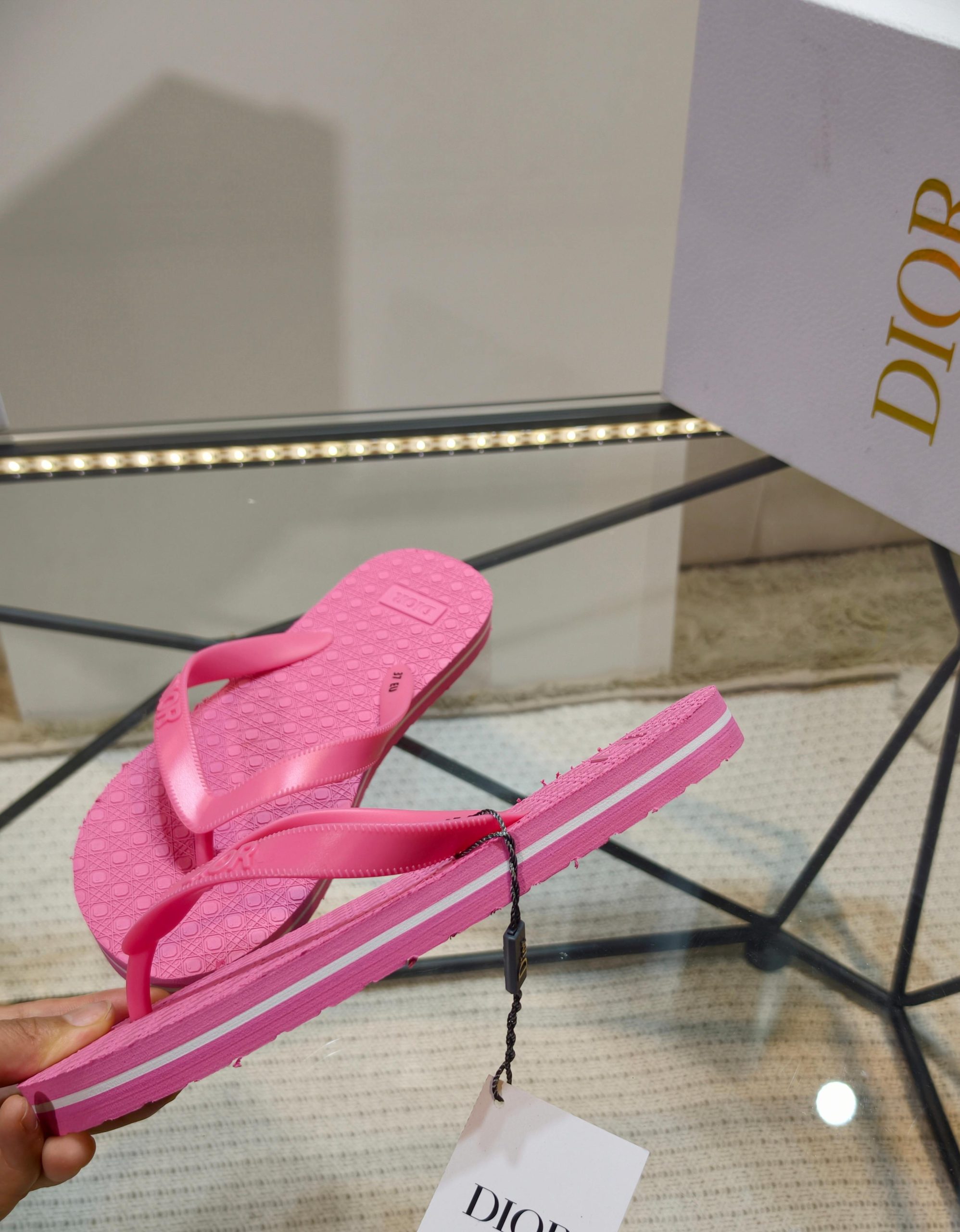 Dior SS26 Beach Flip-Flops - Image 4