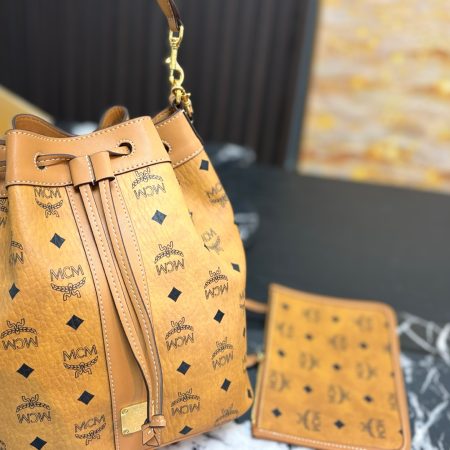 MCM Large Dessau Drawstring Bag - Image 2