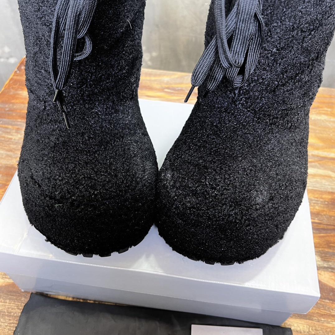 Balenciaga Skiwear Boots - Image 6