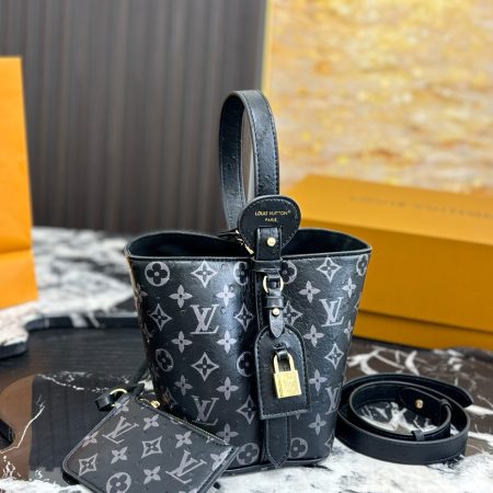 LV AII IN BB25ss Bucket Bag - Image 5