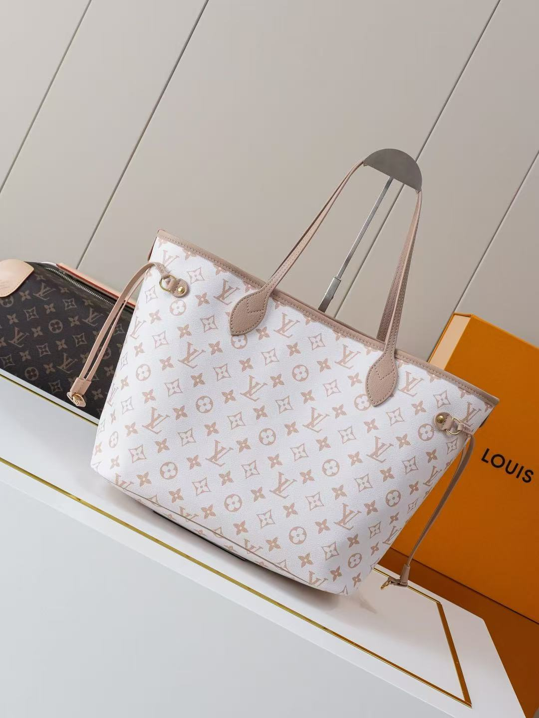 LV Neverfull Inside MM Bag - Image 1