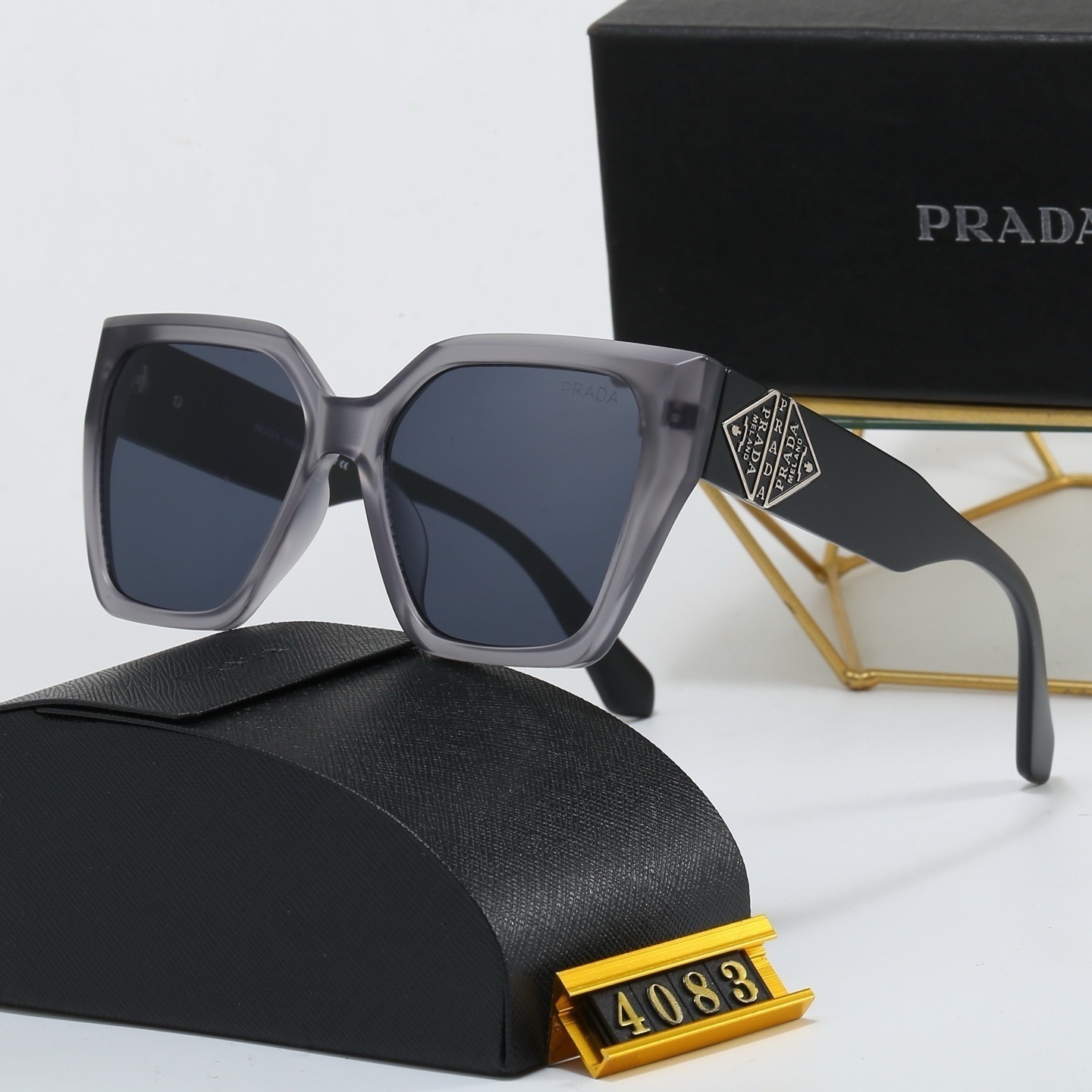 Prada Fashionable Sunglasses - Image 4