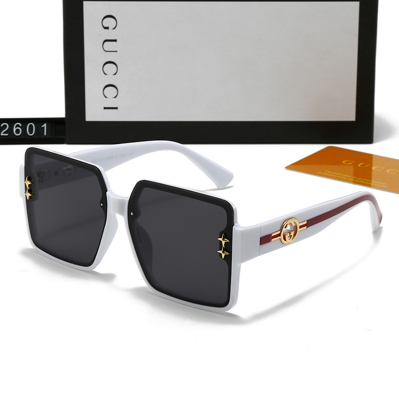 Gucci Fashionable Sunglasses - Image 4
