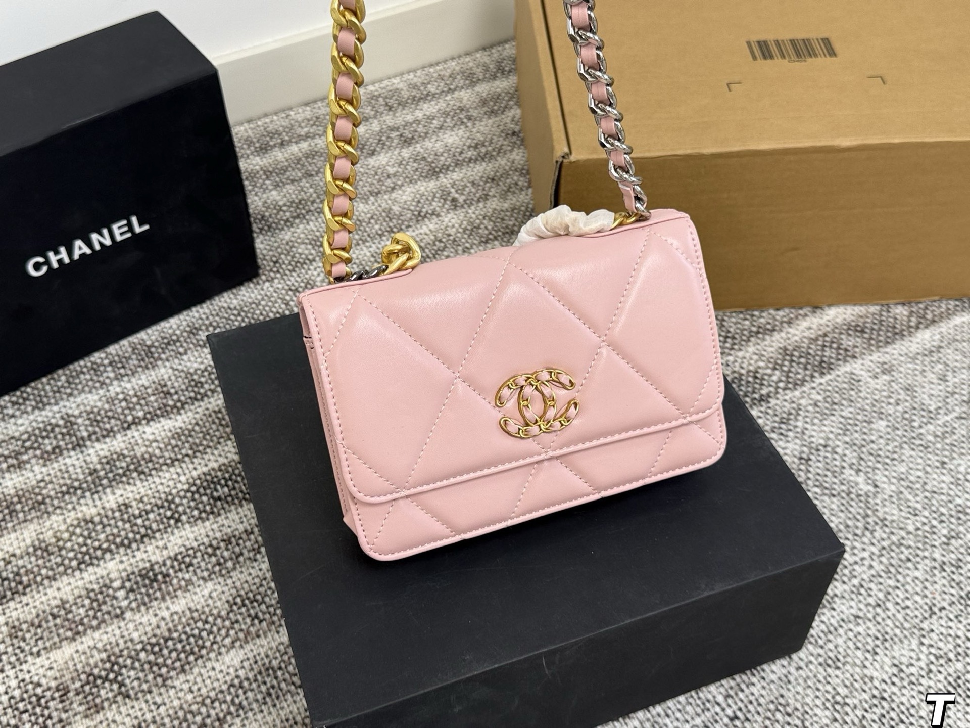 Chanel 19 Woc fortune bag - Image 4