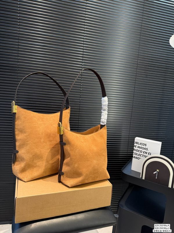 Lv Locker Underarm Bag