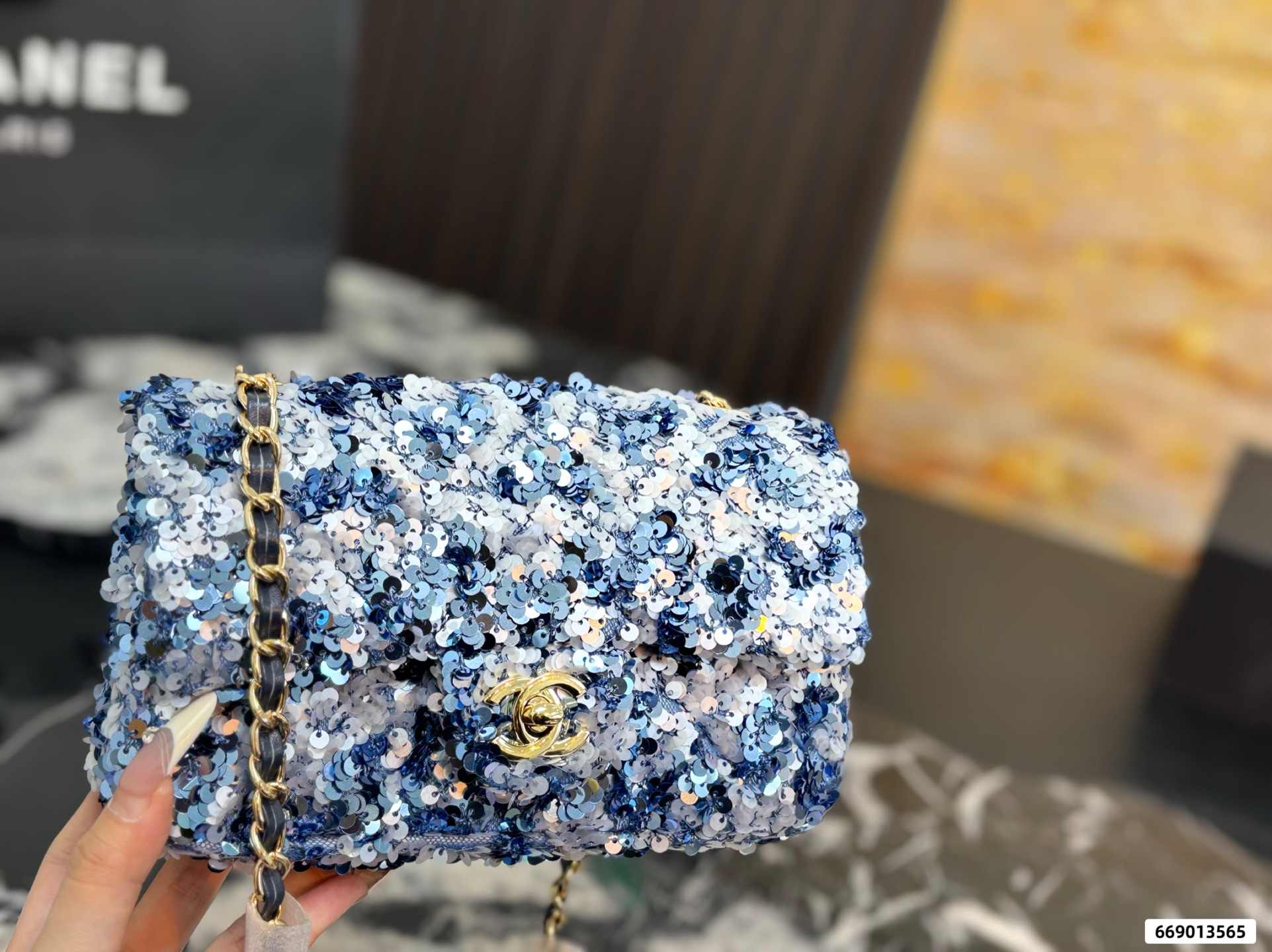 Chanel Sequined CF Chain Bag - Image 5