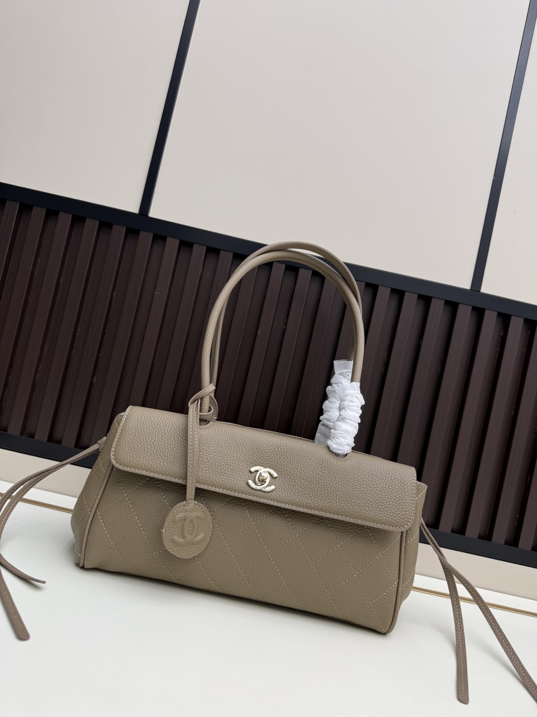 Chanel Togo Cowhide Tote Bag - Image 4