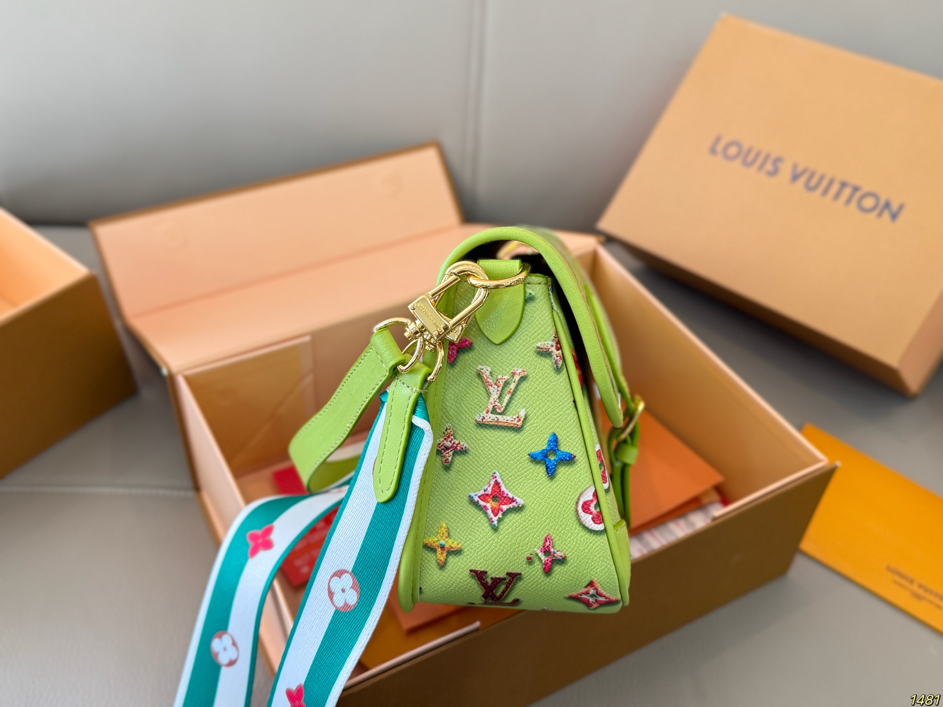 LV Diana Bag [3color] - Image 4