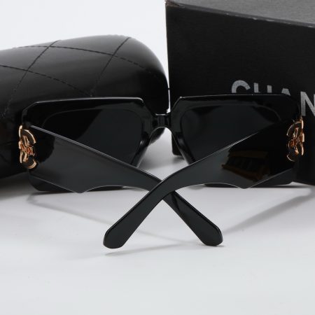 Chanel Fashionable Sunglasses - Image 8
